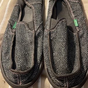 Sanuks size 8
